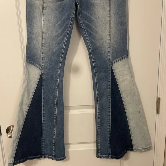 Vervet Women's High Rise Colorblock Panel Flare Southwestern Jeans - Blue - Picture 7 of 8